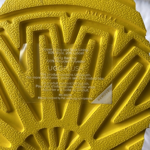 🎄SALE! UGG Neumel Women’s boot size 5 Canary - Picture 7 of 7